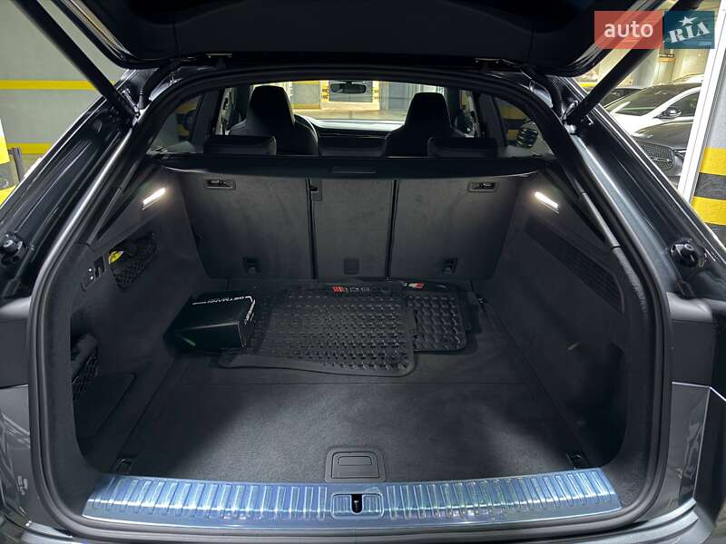 Позашляховик / Кросовер Audi SQ8 2024 в Києві фото 38 Позашляховик / Кросовер Audi SQ8 2024 в Києві