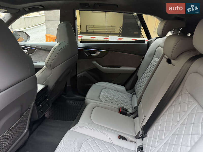 Внедорожник / Кроссовер Audi SQ8 2021 в Киеве