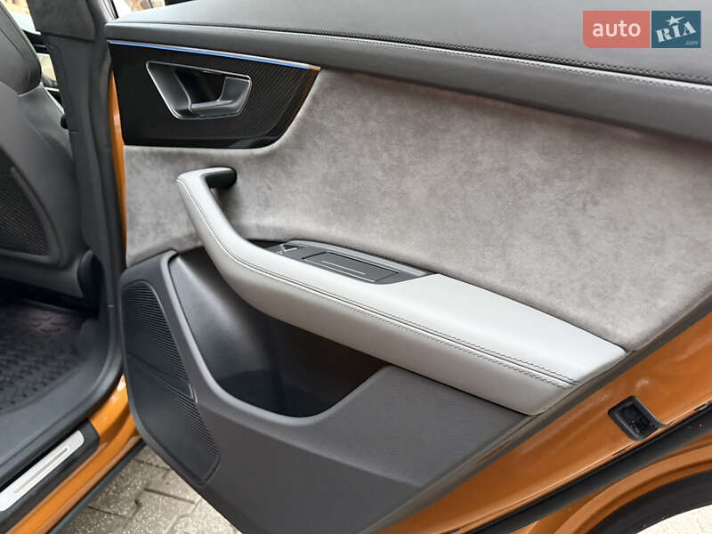 Внедорожник / Кроссовер Audi SQ8 2021 в Киеве