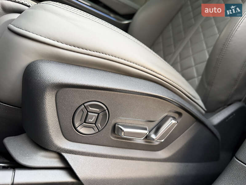 Внедорожник / Кроссовер Audi SQ8 2021 в Киеве