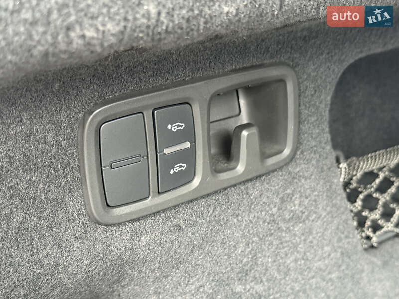 Внедорожник / Кроссовер Audi SQ8 2019 в Ровно