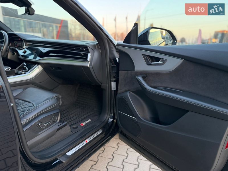 Внедорожник / Кроссовер Audi SQ8 2019 в Хмельницком
