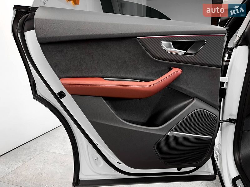 Внедорожник / Кроссовер Audi SQ8 2024 в Киеве