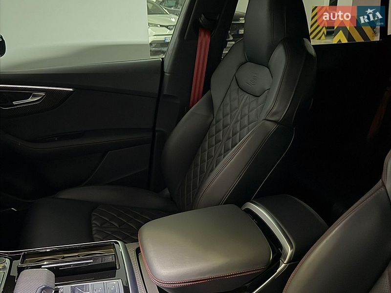 Внедорожник / Кроссовер Audi SQ8 2025 в Киеве