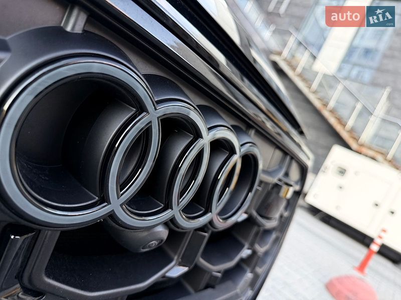 Внедорожник / Кроссовер Audi SQ8 2025 в Киеве