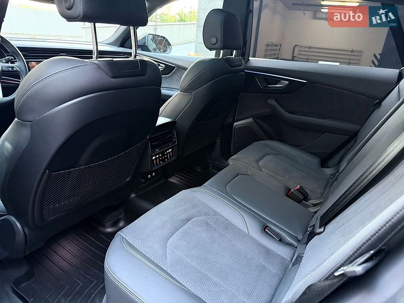 Внедорожник / Кроссовер Audi SQ8 2025 в Киеве