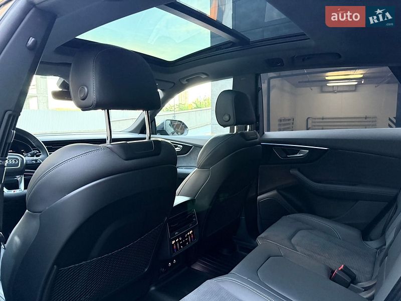 Внедорожник / Кроссовер Audi SQ8 2025 в Киеве