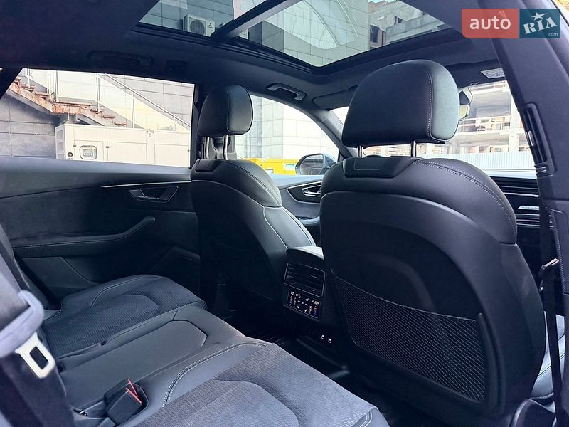 Внедорожник / Кроссовер Audi SQ8 2025 в Киеве