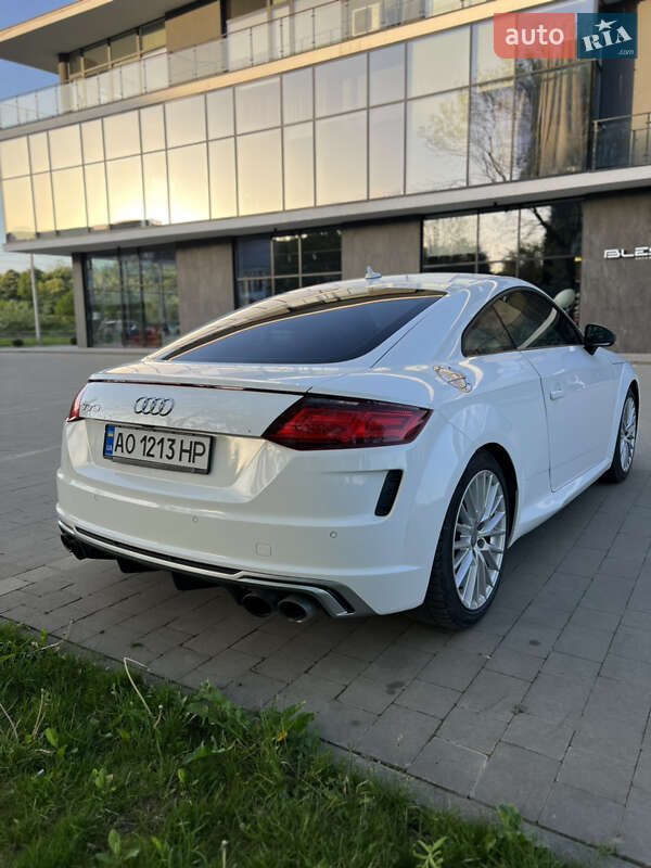 Купе Audi TT S 2016 в Ужгороде