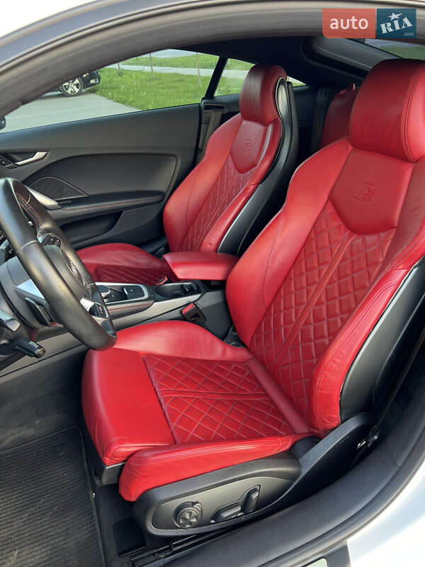 Купе Audi TT S 2016 в Ужгороде