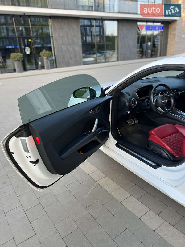 Купе Audi TT S 2016 в Ужгороде