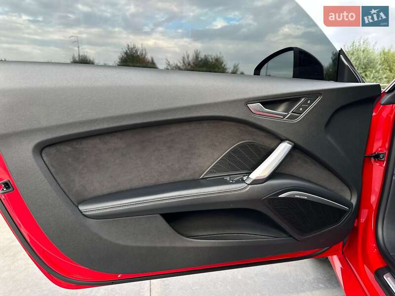 Купе Audi TT S 2016 в Киеве фото 17 Купе Audi TT S 2016 в Киеве