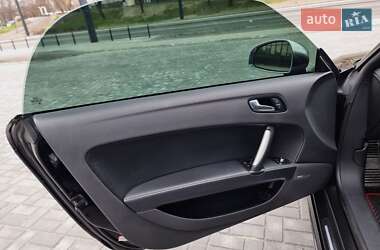 Купе Audi TT S 2012 в 