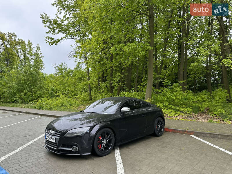 Купе Audi TT S 2012 в 