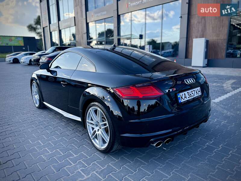 Купе Audi TT S 2015 в Киеве