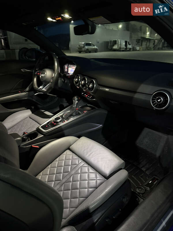 Купе Audi TT S 2016 в Кременце