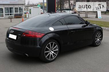 Купе Audi TT 2010 в 