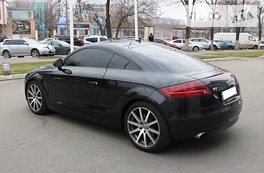 Купе Audi TT 2010 в 