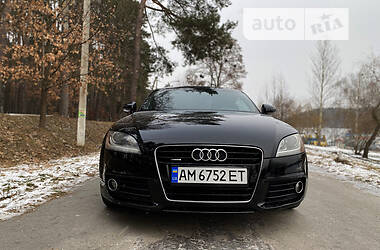 Купе Audi TT 2011 в 