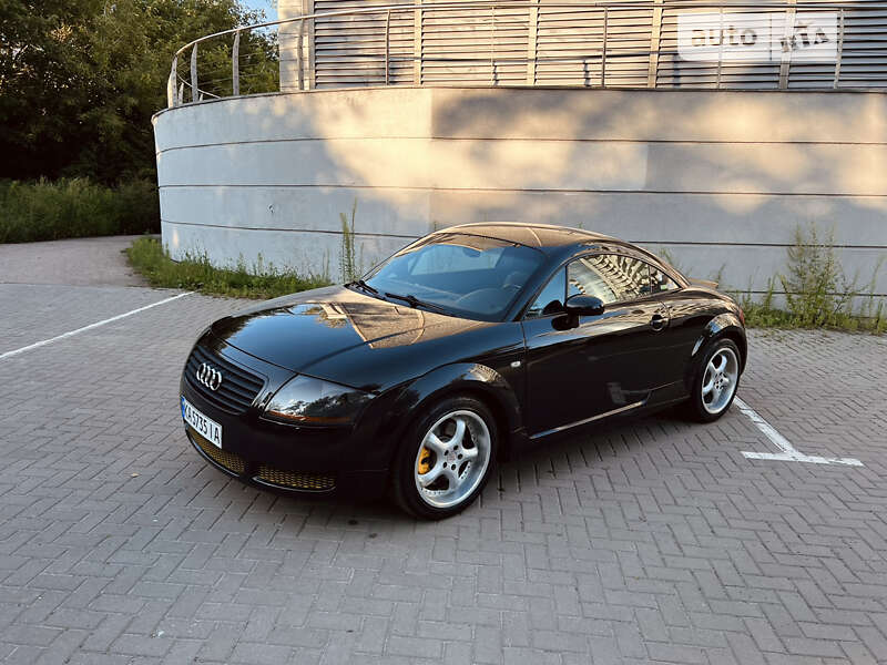 Купе Audi TT 2001 в 