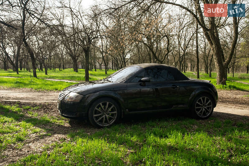 Родстер Audi TT 2001 в Вольногорске