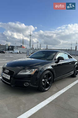 Купе Audi TT 2011 в 