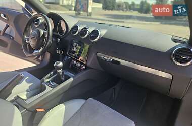 Купе Audi TT 2011 в 