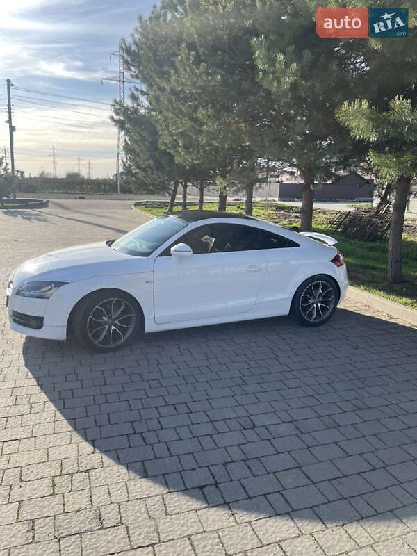 Купе Audi TT 2007 в 