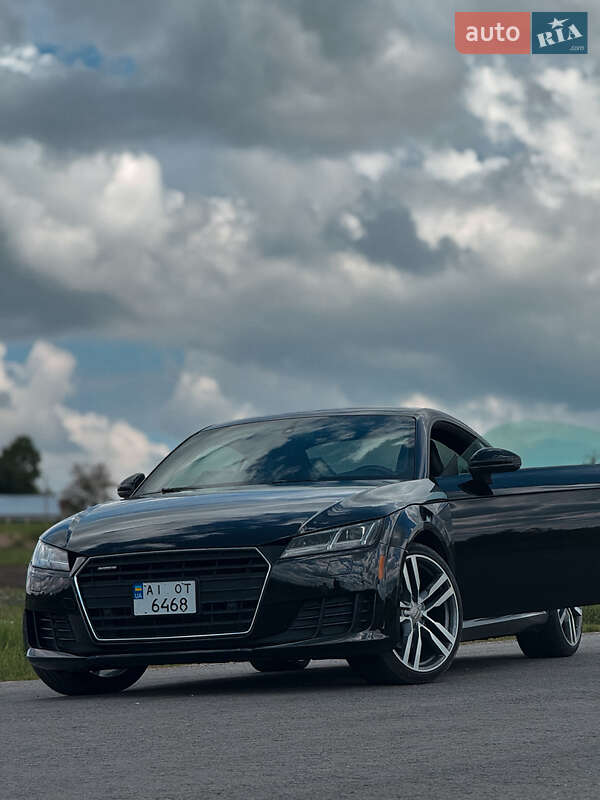 Купе Audi TT 2016 в 