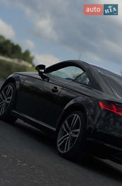 Купе Audi TT 2016 в 