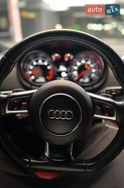 Купе Audi TT 2011 в 