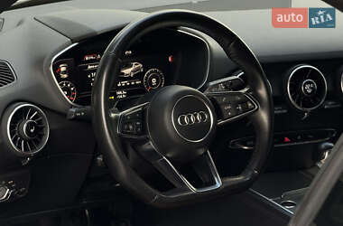 Купе Audi TT 2015 в 