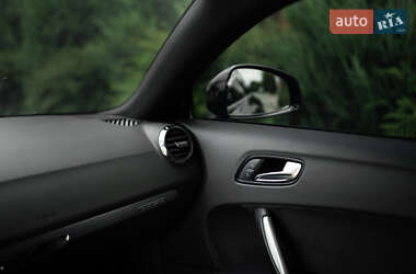 Купе Audi TT 2010 в 