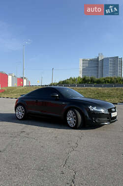 Купе Audi TT 2008 в 