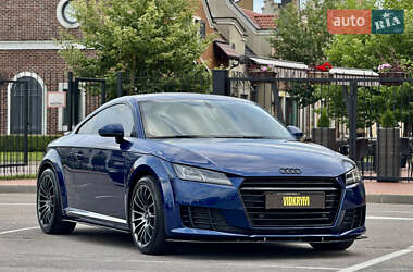 Купе Audi TT 2015 в 