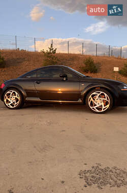 Купе Audi TT 2001 в 