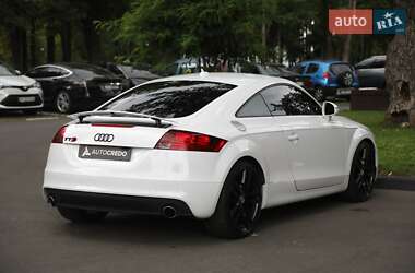 Купе Audi TT 2011 в 