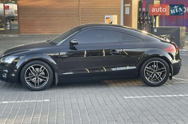 Купе Audi TT 2011 в 