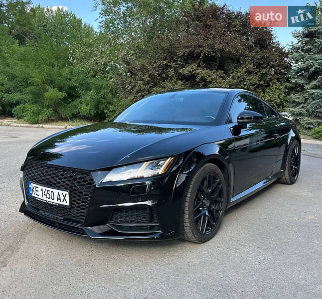 Купе Audi TT 2015 в 