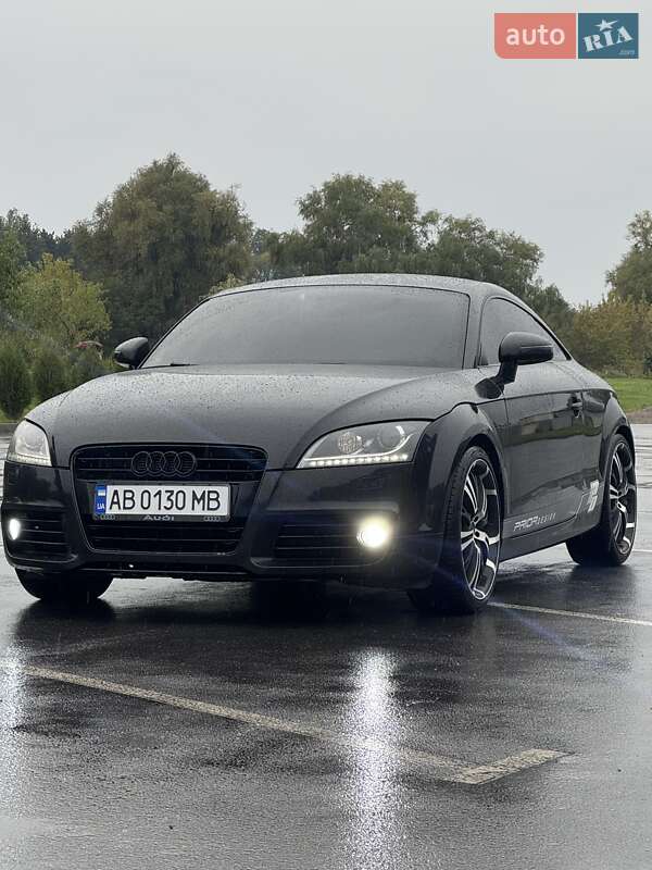 Купе Audi TT 2011 в 