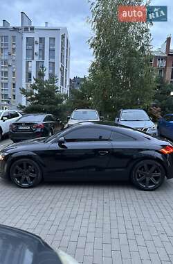 Купе Audi TT 2011 в 