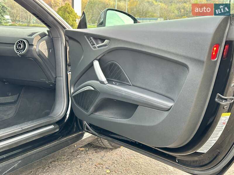 Купе Audi TT 2016 в Киеве фото 27 Купе Audi TT 2016 в Киеве