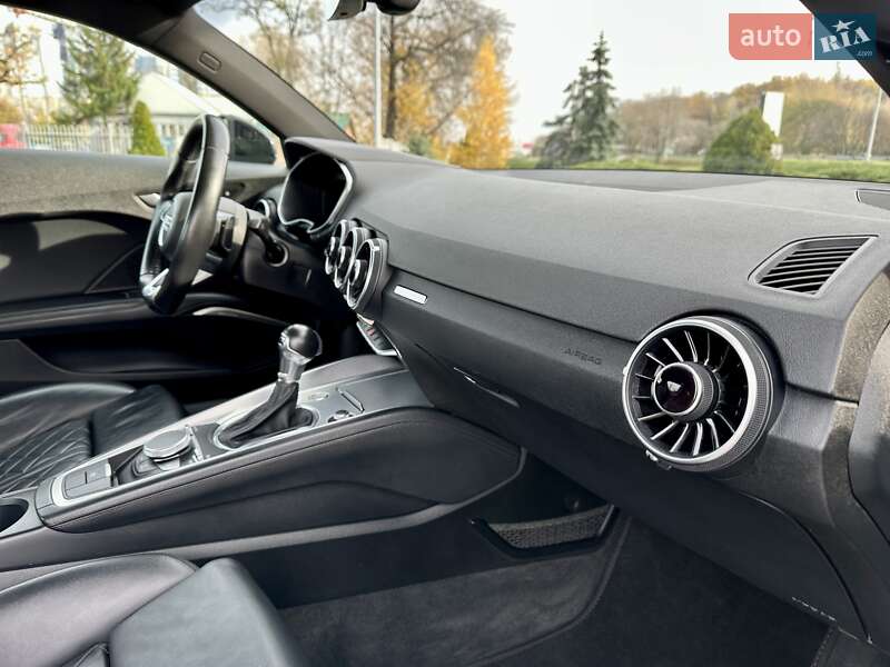 Купе Audi TT 2016 в Киеве фото 30 Купе Audi TT 2016 в Киеве