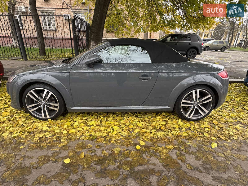 Родстер Audi TT 2015 в Киеве фото 3 Родстер Audi TT 2015 в Киеве