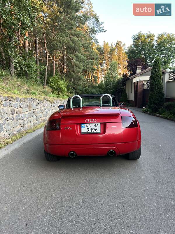 Родстер Audi TT 2003 в Ворзеле