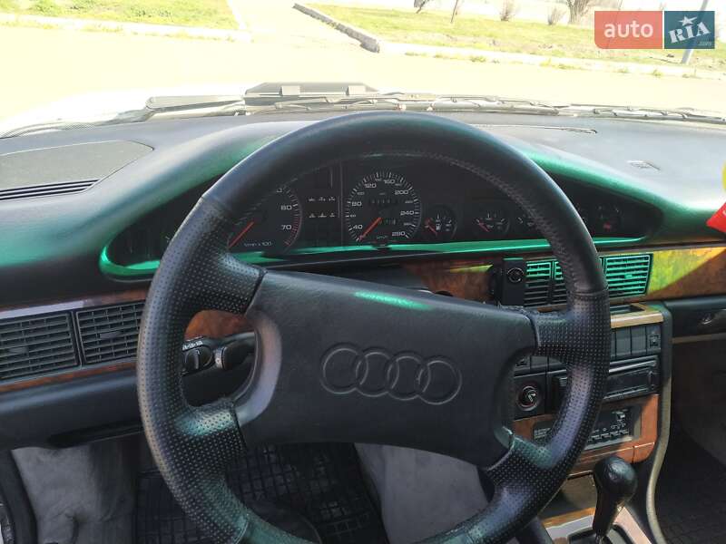 Седан Audi V8 1989 в Черкассах