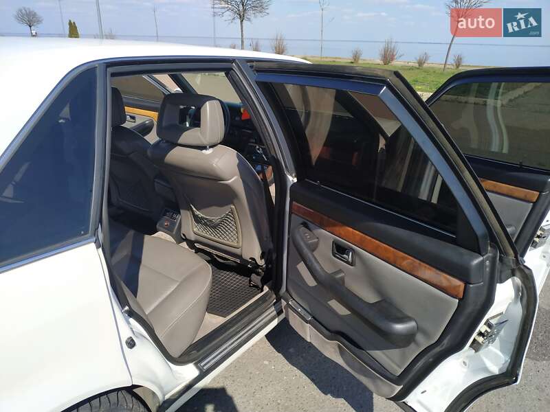 Седан Audi V8 1989 в Черкассах