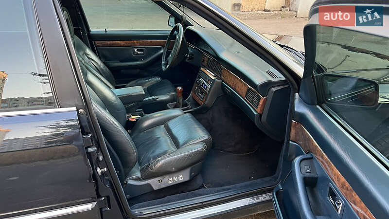 Седан Audi V8 1989 в Чернигове