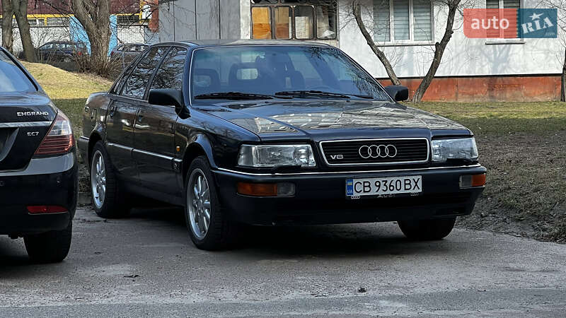 Седан Audi V8 1989 в Чернигове