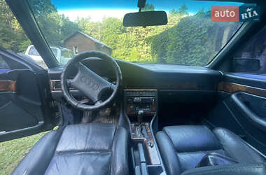 Седан Audi V8 1990 в 